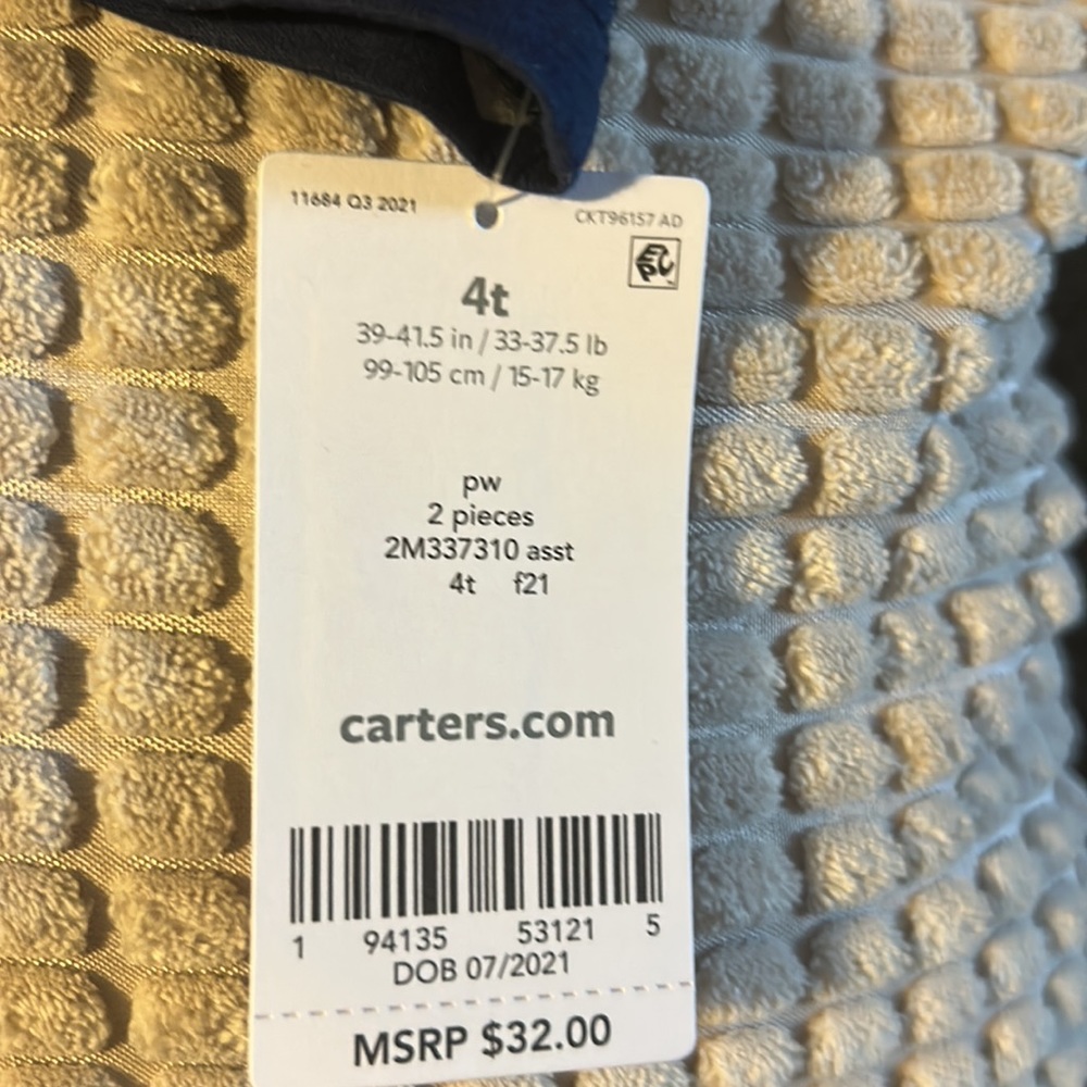 Carters 2 piece set never worn. - Picture 4 of 4